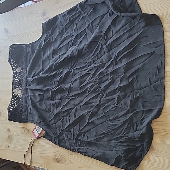 NWT VINCE CAMUTO Sleeveless Top L - Picture 3 of 6